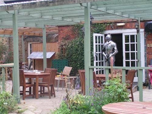 Inn The George 3*